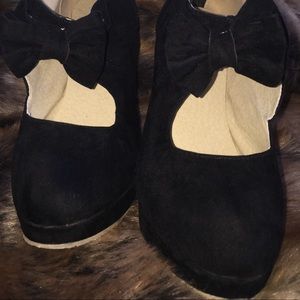 Mary Jane Black Healed Pumps